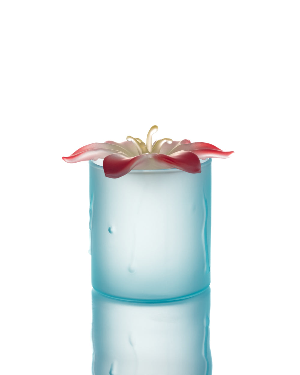 FFURNI Bloom In Ice frosted glass iced coffee cup - lifestyle table setting